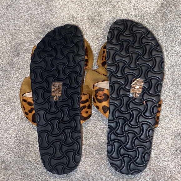 Cheetah Sandals - Picture 2 of 2